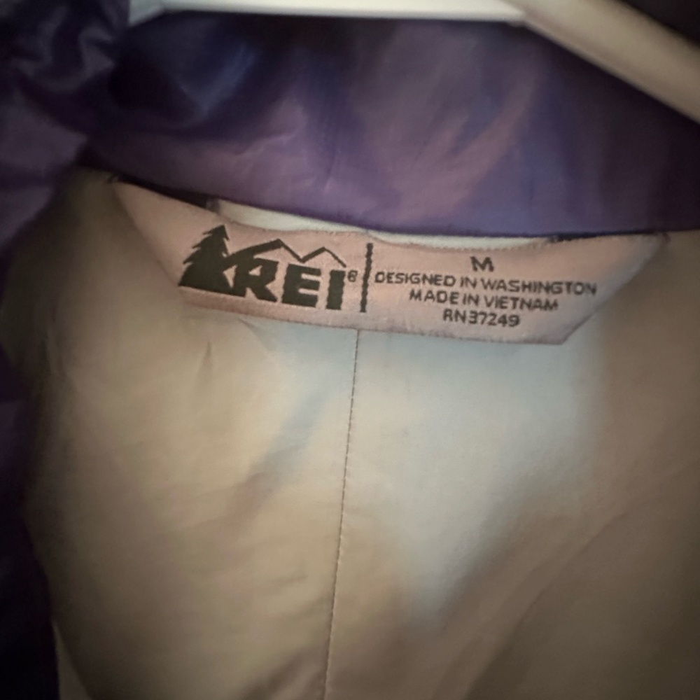 REI purple full zip puffer size medium M used but good condition